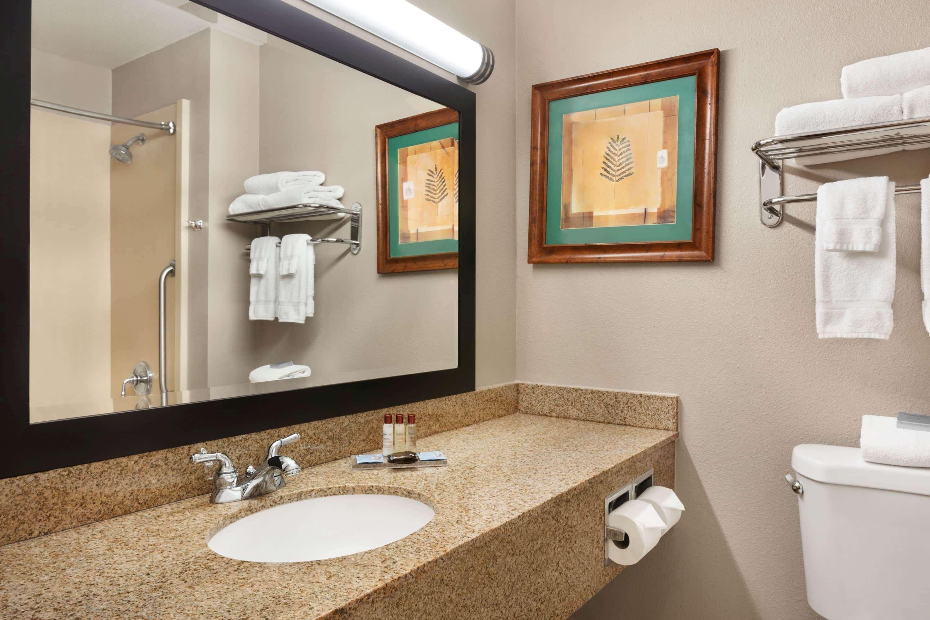 Wingate By Wyndham Bentonville Ngoại thất bức ảnh